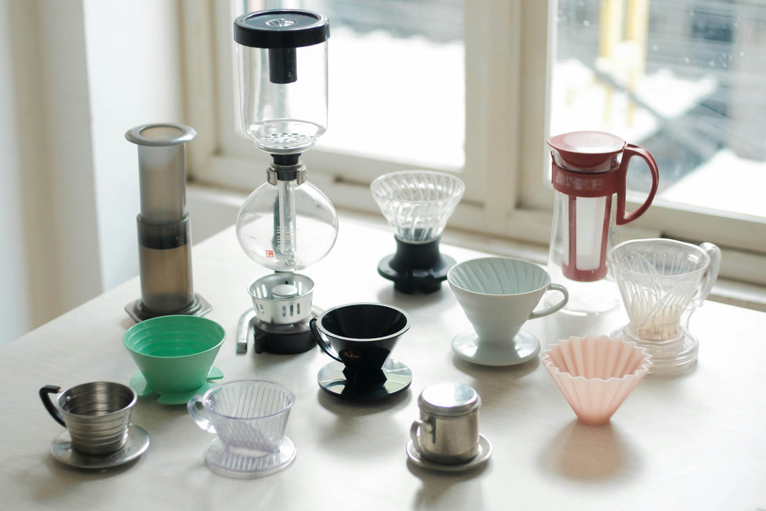 Coffee Drinkware Guide: How to Choose Mugs, Tumblers, Glass Cups, and Brewing Sets