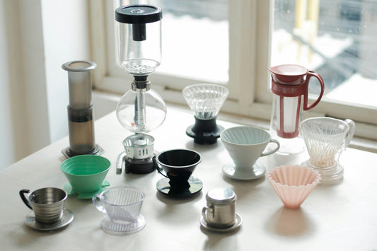 Coffee Drinkware Guide: How to Choose Mugs, Tumblers, Glass Cups, and Brewing Sets