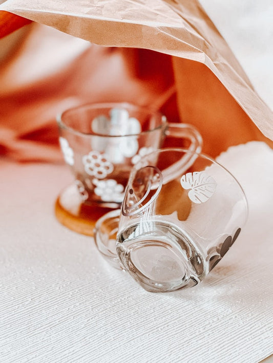 Ribbed Glass Cups with Lids and Straws: Styling and Everyday Use Tips