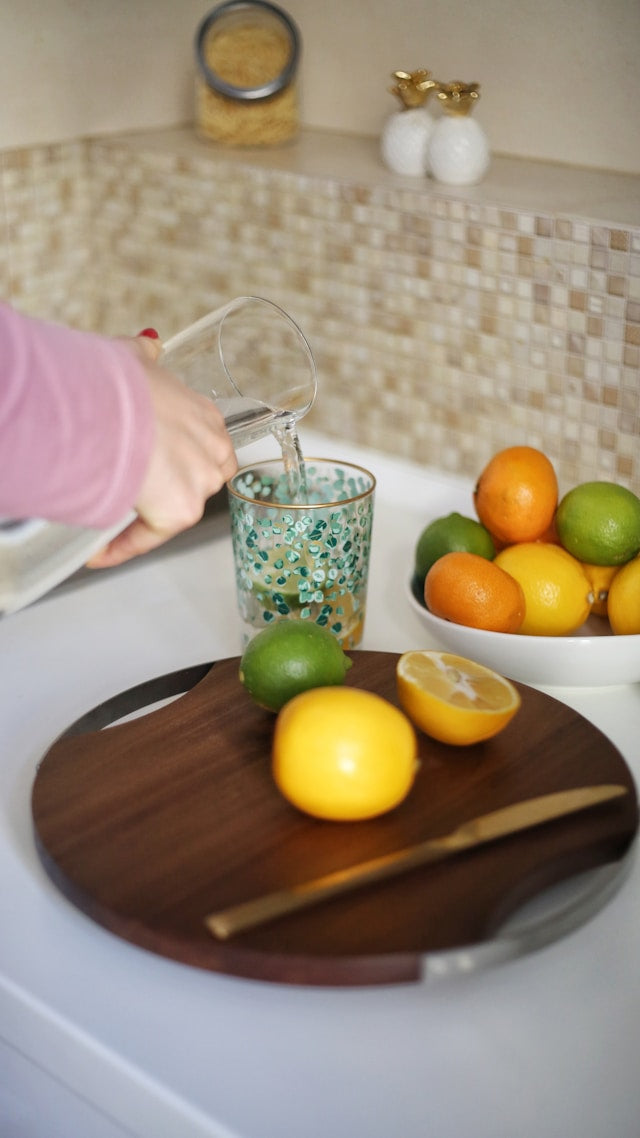 16-Ounce Highball Glasses: Uses for Water, Juice, Iced Coffee, and Mixed Drinks