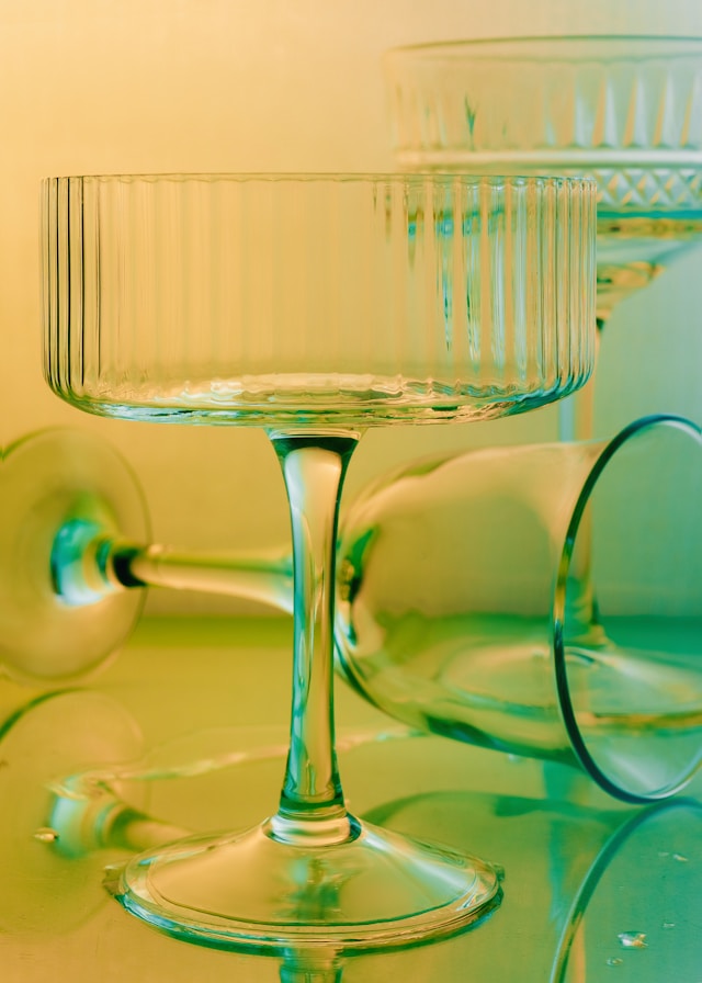 Theater and Broadway Gift Glasses: How to Choose a Design for Performers and Teachers