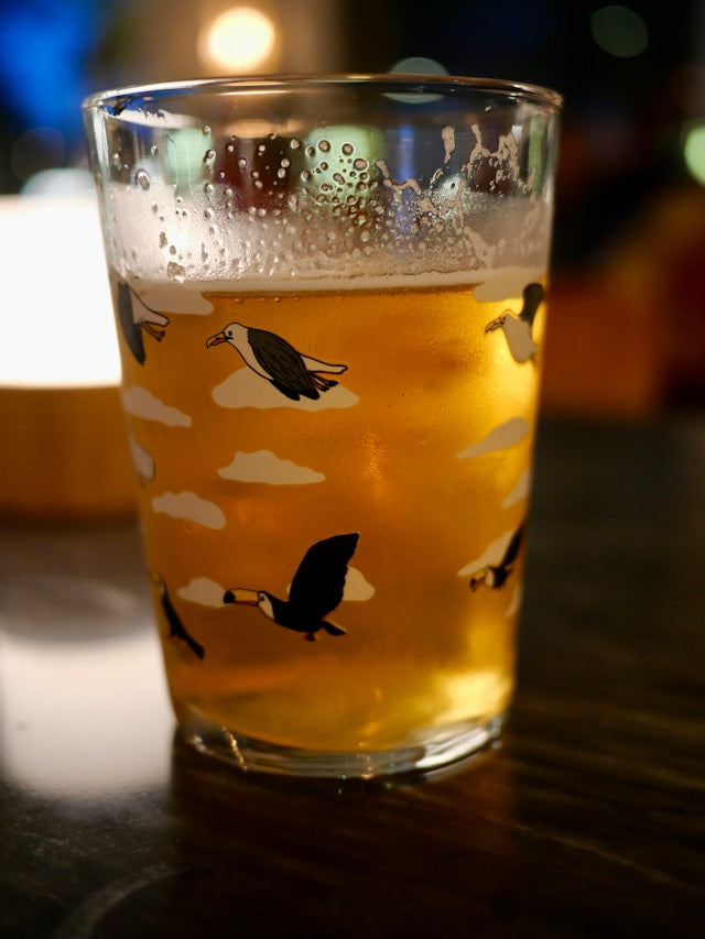 Holiday Glass Tumblers: How to Choose Seasonal Designs Without Limiting Everyday Use