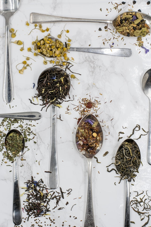How to Choose a Tea Sampler Collection