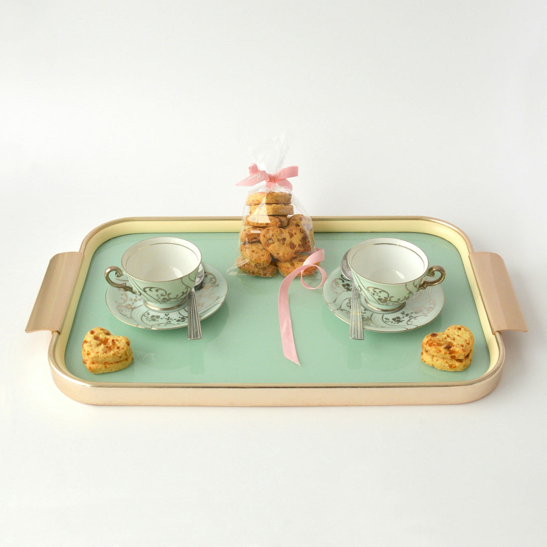 Plastic Serving Trays for Parties: Black, White, or Clear Options for Easy Food Presentation