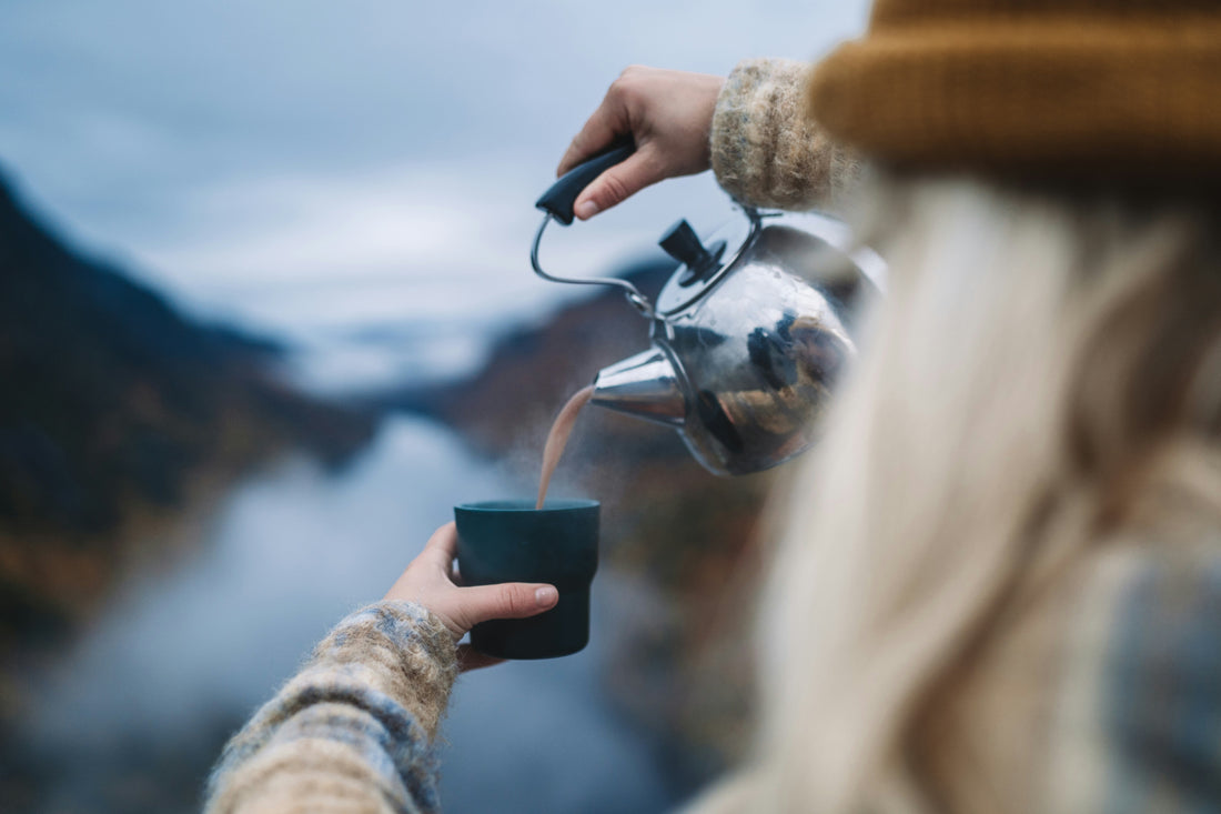 Self-Heating Cups and Travel Kettles: Practical Hot Water Ideas for Trips, Hotels, and Offices
