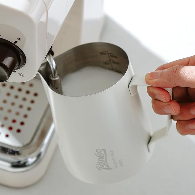 600ML Milk Frothing Pitcher - SUS304 Stainless Steel Latte Art Coffee Jug – Barista-Grade Milk Frother Cup with Precision Spout, Measurement Markings & Ergonomic Handle for Home & Café