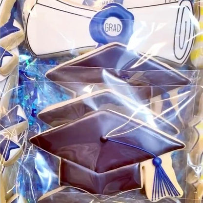 Graduation Cookie Cutters 6Pcs, Cap Gown Diploma Frame Medallion Shapes Cookie Cutter Mold, 304 Stainless Steel Biscuit Dough Fondant Cutters for Celebration Kitchen Baking