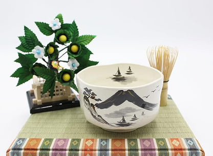 Japanese Traditional Handcrafted Matcha Chawan Tea Bowl Cup Ceremony Tableware Pottery (Kinsai Sansuiga Hiyori Wan)