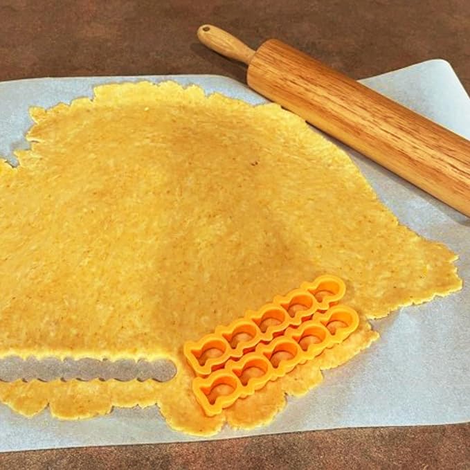 Goldfish Cracker Cookie Cutter for Sourdough – Dishwasher Safe, Food-Grade, BPA-Free, Mini Orange Kids Snack Cutter, Non-Toxic, Perfect for Fun Baking
