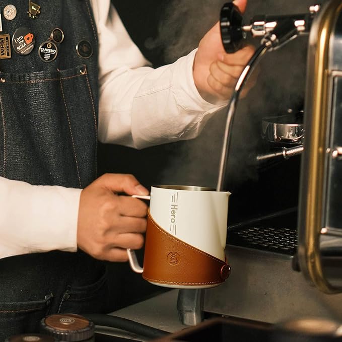 Milk Frothing Pitcher 450ml/16oz 304 Stainless Steel Espresso Steaming Pitcher with PU Leather, Milk Frothing Jug,milk frother cup,Milk Jug Cup,Premium Barista Tools,Latte Art (WHITE,20oz)