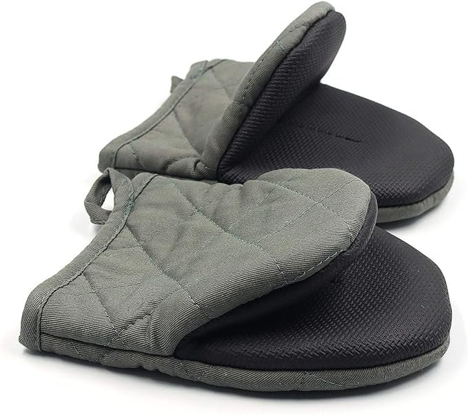 1 Pair Short Oven Mitts, Heat Resistant Silicone Kitchen Mini Oven Mitts for 500 Degrees, Non-Slip Grip Surfaces and Hanging Loop Gloves, Baking Grilling Barbecue Microwave Machine Washable (Gray)