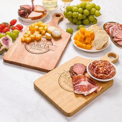 callie Personalized Cutting Board with Monogrammed Name, Wooden Kitchen Chopping Boards with Handle, Reversible Engraved Serving Tray, Housewarming Gifts for Family