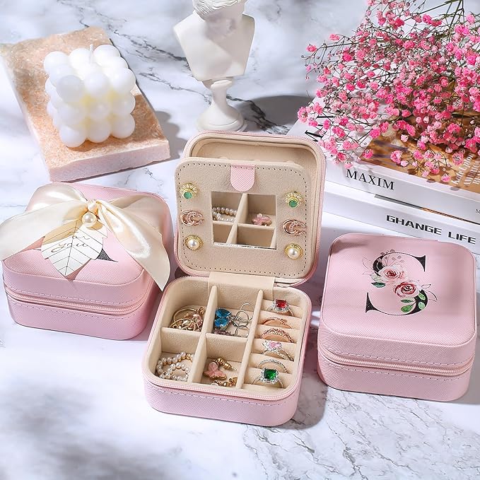 AYGXU glass cups with lids and straws,bridesmaid proposal gifts,Initia glass cups,Travel Must Have Jewelry Box,iced coffee cups,Travel Gifts for Women Girls,Birthday Gifts,Initial A pink