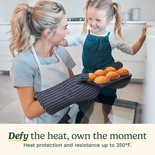 Cuisinart Heritage Kitchen Oven Mitts – Heat-Resistant Kitchen Mitts for Oven with Non-Slip Neoprene Palm, Long Cuff, and Cotton Filling – Durable Oven Gloves for Cooking, Baking, & Grilling