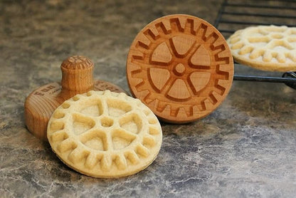 Wood Cookie Stamp, 2.5 Inch (Gear CS-022)