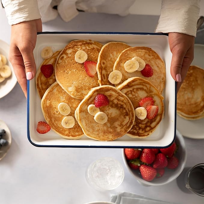 Bob's Red Mill Signature Buttermilk Pancake Mix, 20oz (Pack of 1)- Just Add Water, Makes 32-40 Pancakes per Bag
