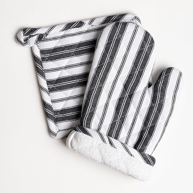 Oven Mitt & Potholder Set - Durable Heat Resistant Gloves - Thick Mittens for Kitchen - Suitable for Cooking, Baking, Grilling - BBQ- 1 Oven Mitts & 1 Potholders - Black Stripes - Casa De Lan