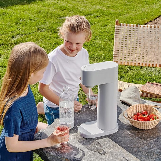 Mysoda Woody Sparkling Water Maker - Silent Carbonated Water Machine Made of Renewable Wood Composite and 1L Water Bottle - Without CO2 Cylinder - Seltzer Maker Machine - Colour White
